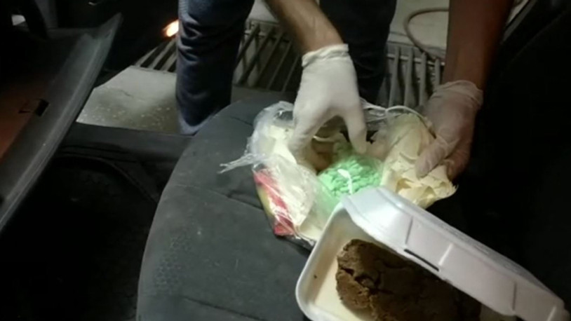 Lavaş dürüm arasından uyuşturucu çıktı