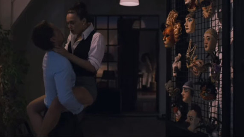 Melisa Şenolsun ve Metin Akdülger'in öpüşme sahnesi Atiye'nin 2. sezonuna damga vurdu