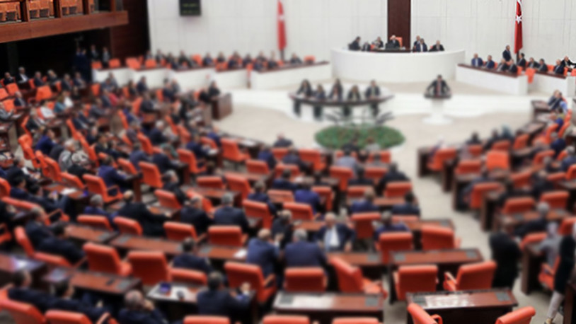 Meclis'te 'paralel bakanlık' kavgası