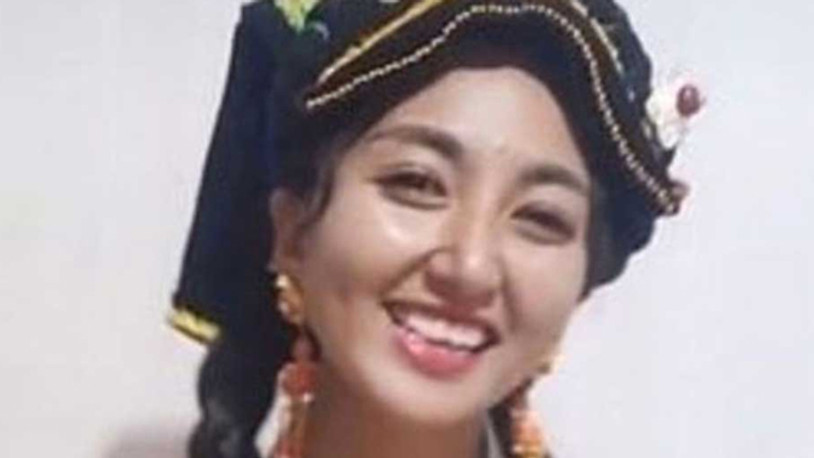 Sosyal medya fenomeni canlı yayında yakılarak öldürüldü