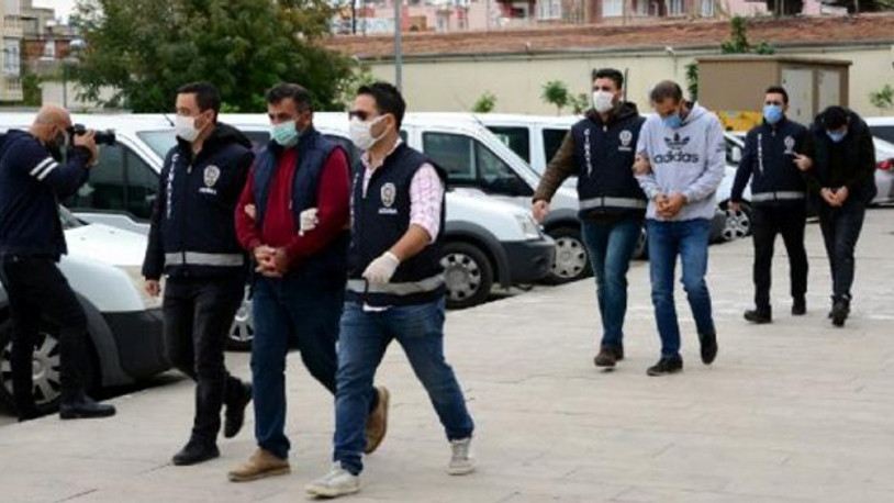 Çiftçiyi, bilardo sopalarıyla döverek öldürdüler