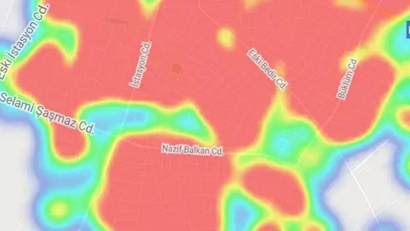 O ilçede korkutan görüntü... Tamamen kızardı
