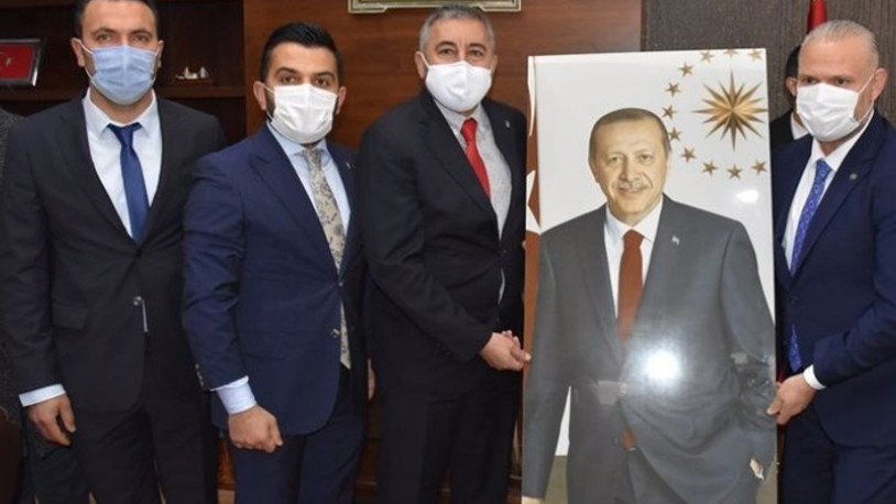 AKP'li Başkanvekili'nin Menemen'deki ilk icraatı