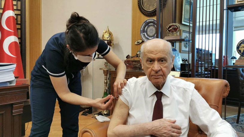 Bahçeli de koronavirüs aşısı oldu