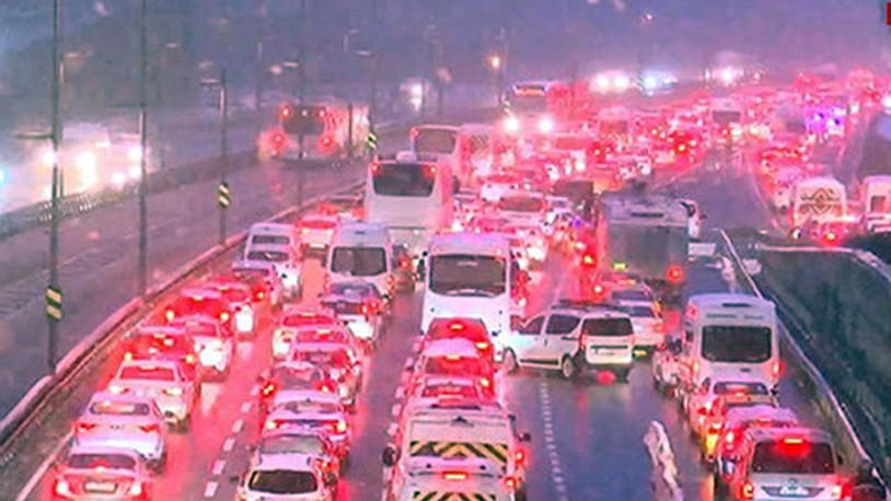 İstanbul'da trafik yoğunluğu yüzde 71