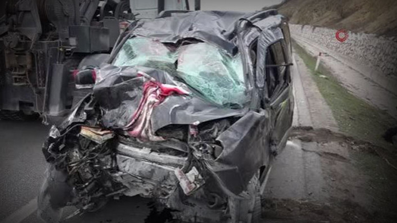 Oğullarını askere teslim eden aile kaza yaptı: 3 ölü