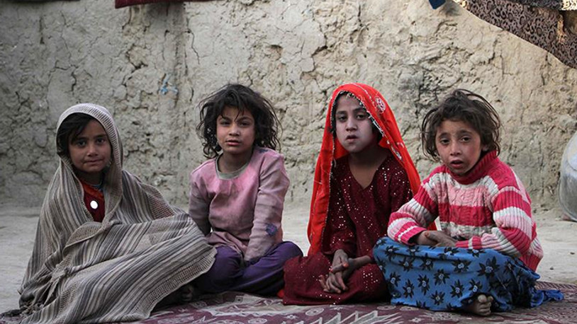 Afganistan'da kız çocuklarına şarkı söyleme yasağı getirildi