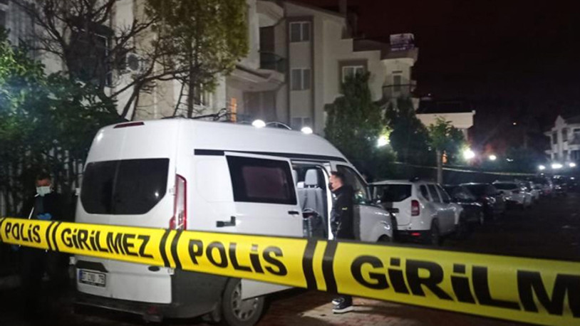 Antalya'da bir evde 4 kişinin cesedi bulundu