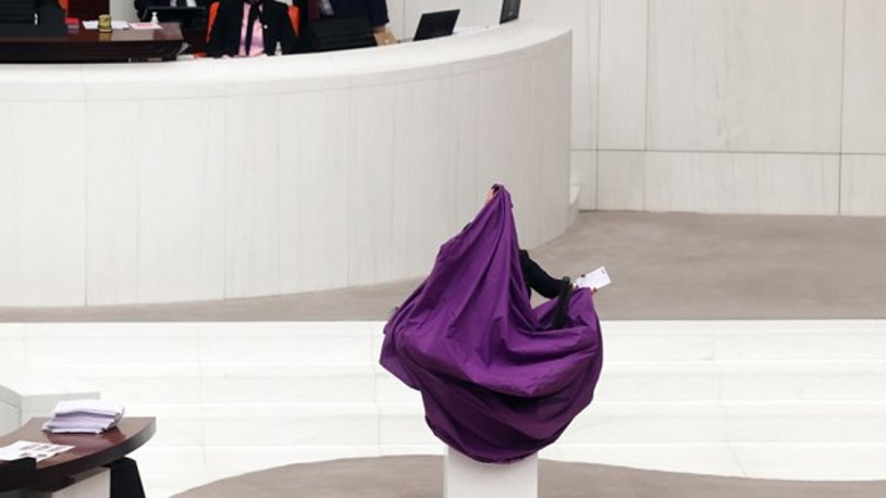 CHP'li vekilden Genel Kurul'da 'İstanbul Sözleşmesi' eylemi