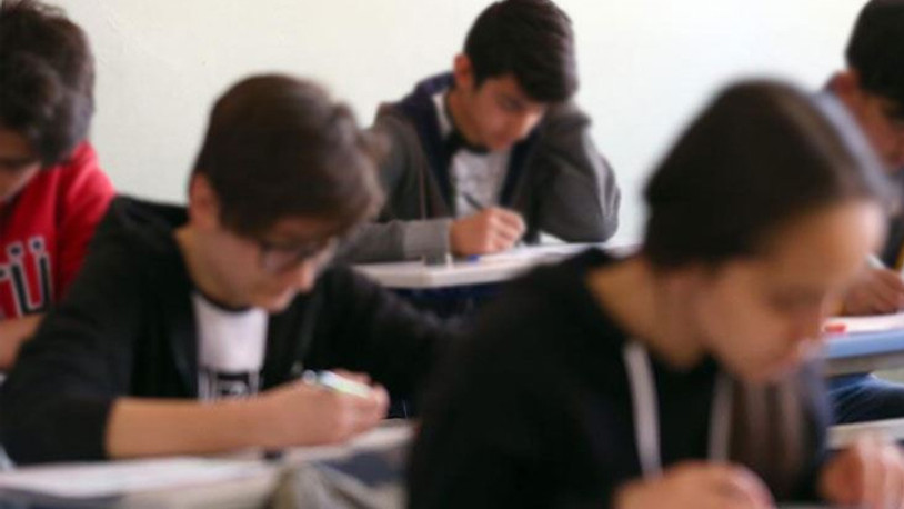 Pandemi ortasında yüz yüze sınav