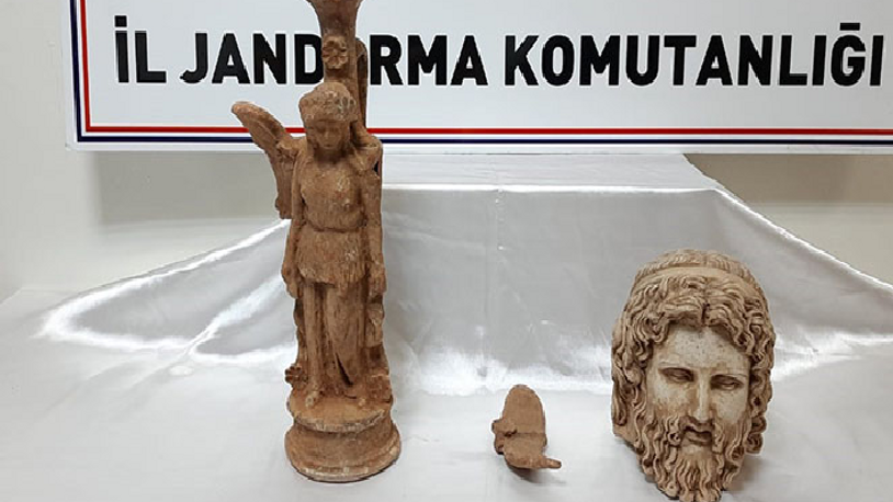 Roma dönemine ait eserleri satarken yakalandı