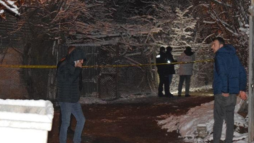 Tartıştığı kişiyi sırtından tüfekle vurarak öldürdü