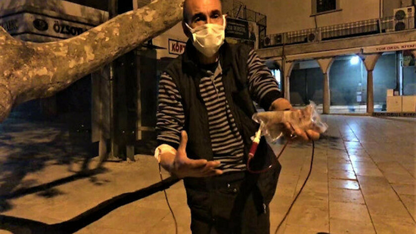 Elinde serum, kolunda damar yoluyla hastaneden kaçtı