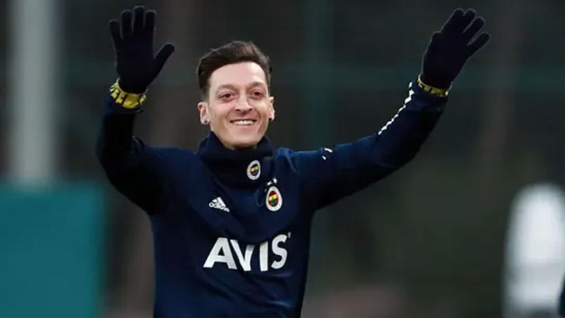 Fenerbahçe, Alanyaspor maç kadrosuna Mesut Özil'i dahil etti