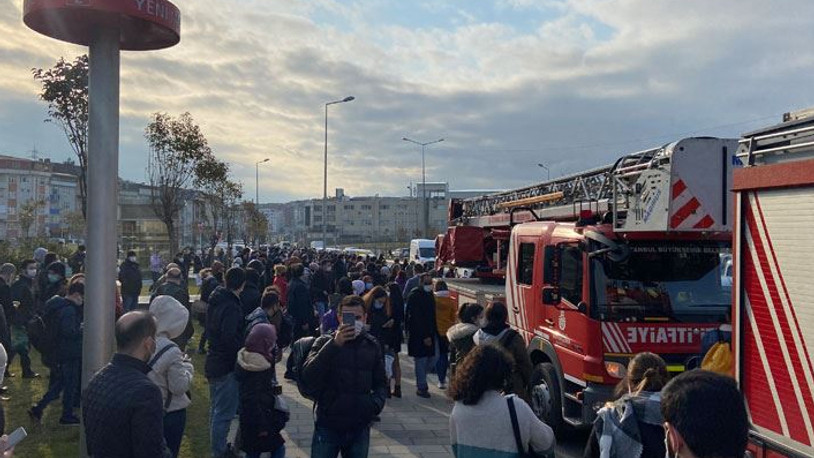 İstanbul'da trafo yangını metro seferlerini aksattı