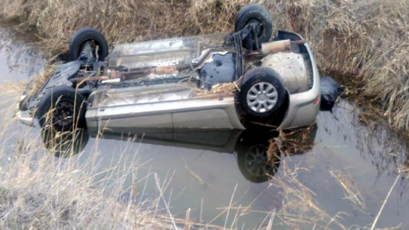 Otomobil sulama kanalına uçtu: 1'i çocuk 4 kişi hayatını kaybetti