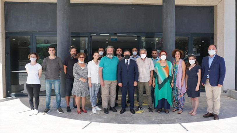 Belediye Başkanı Aras, Şehir Tiyatrosu ekibiyle bir araya geldi