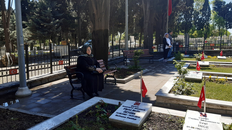 Edirnekapı Şehitliği'nde hüzünlü Anneler Günü
