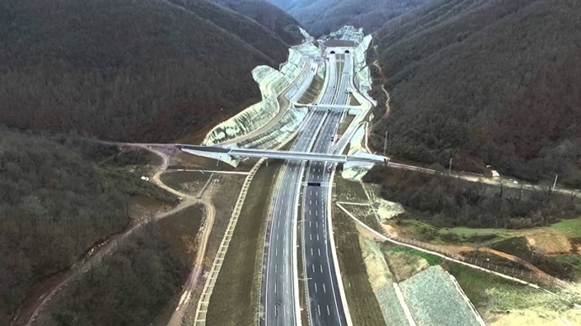 'Gençlere bir tane kamu değeri bırakmadık, ne varsa sattık'