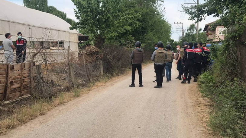 Kocaeli'de rehine krizi... Babasını öldürdü, askerleri yaraladı