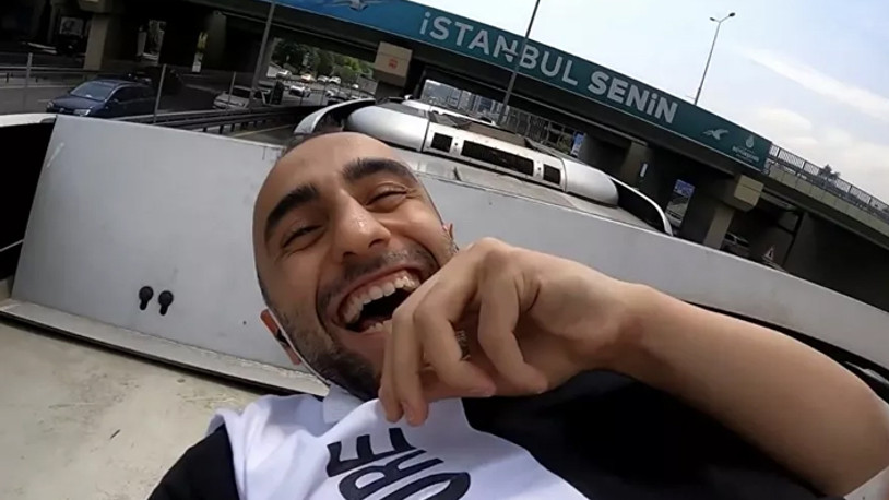 Metrobüsün üstünde tehlikeli yolculuk: 5 durak gitti