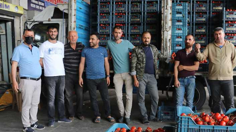 Semt pazarları yasaklandı, sebze meyve elde kaldı