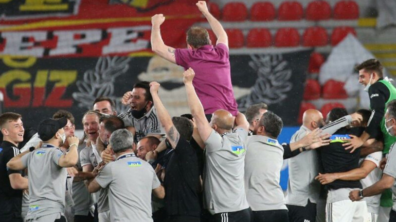 Sergen Yalçın tarihe geçti