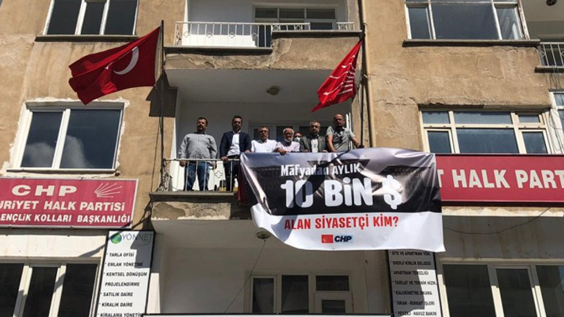 '128 milyar dolar nerede?' sorusuna yanıt vermediniz bari '10 bin dolar alan siyasetçi kim?' onu söyleyin'