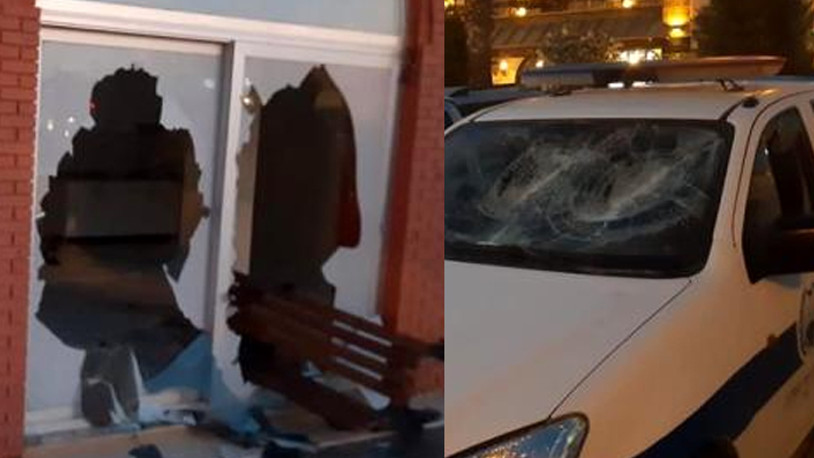 Çeşme'de zabıta binası ve araçlarına taşlı saldırı