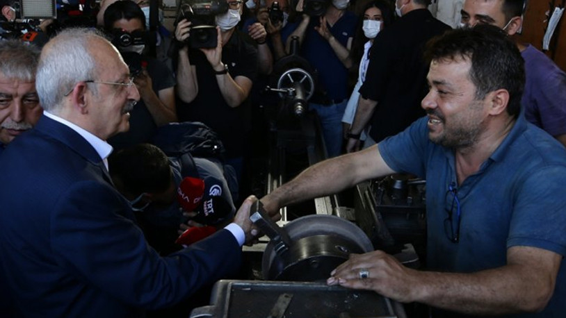 Kılıçdaroğlu'ndan elleri kirli olduğu için tereddüt eden esnafa: O eli sıkmaktan şeref duyarım