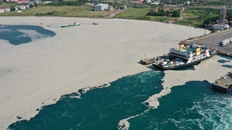Yalova'da 169 metreküp müsilaj denizlerden temizlendi
