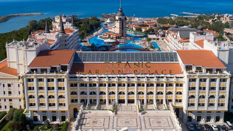 Antalya'da ‘dünyanın en lüks oteli’ seçilen kompleks icradan satışa çıktı