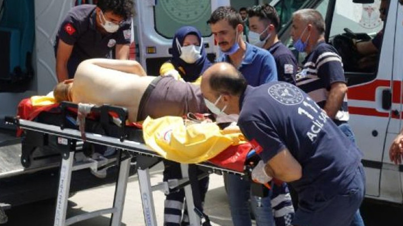 Kurban keserken atardamarını kesti