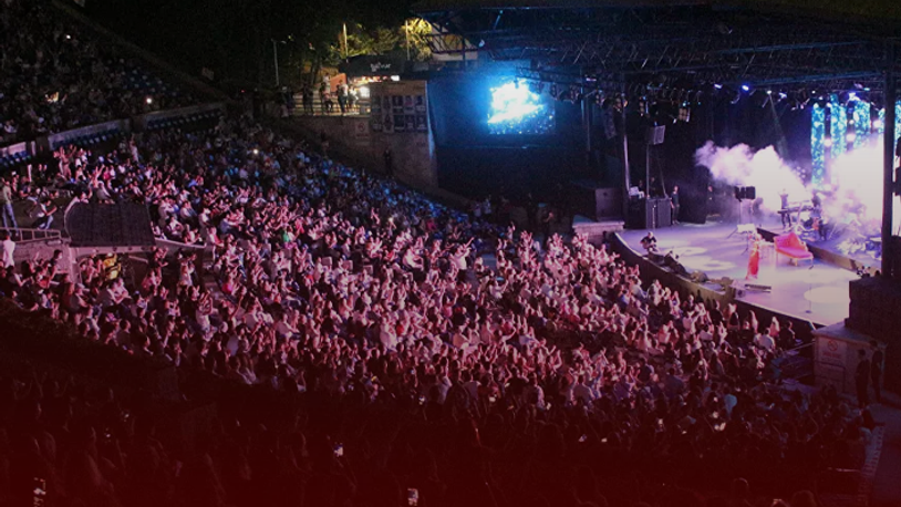Normalleşme sonrası ilk açık hava konseri Yıldız Tilbe ile başladı