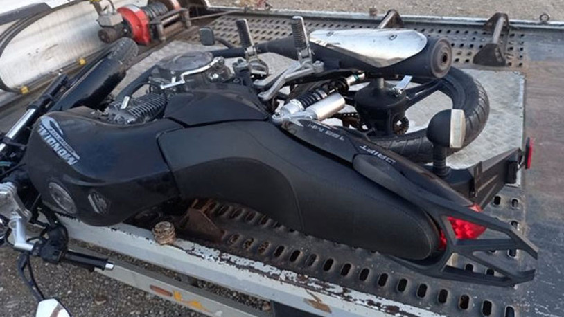Polisin 'dur' ihtarına uymayan motosikletteki kişi boynundan vuruldu