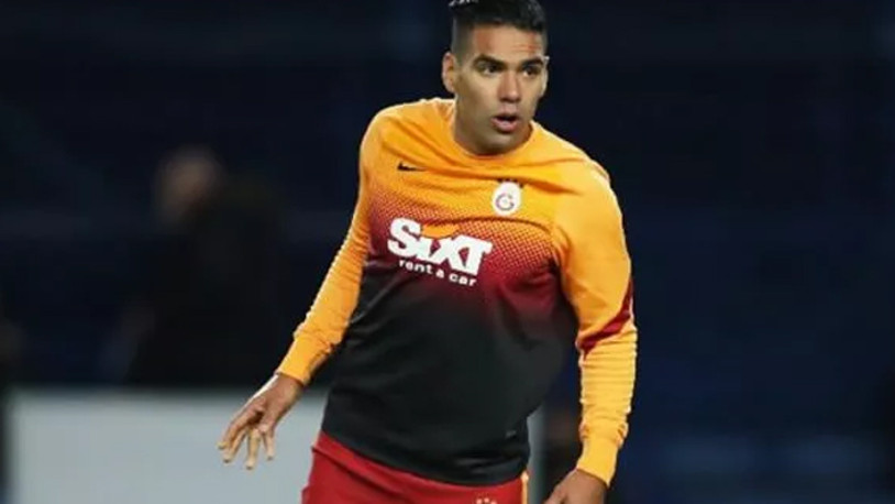 Tarık Hodzic'ten Radamel Falcao yorumu: Aldığı parayı geri vermeli