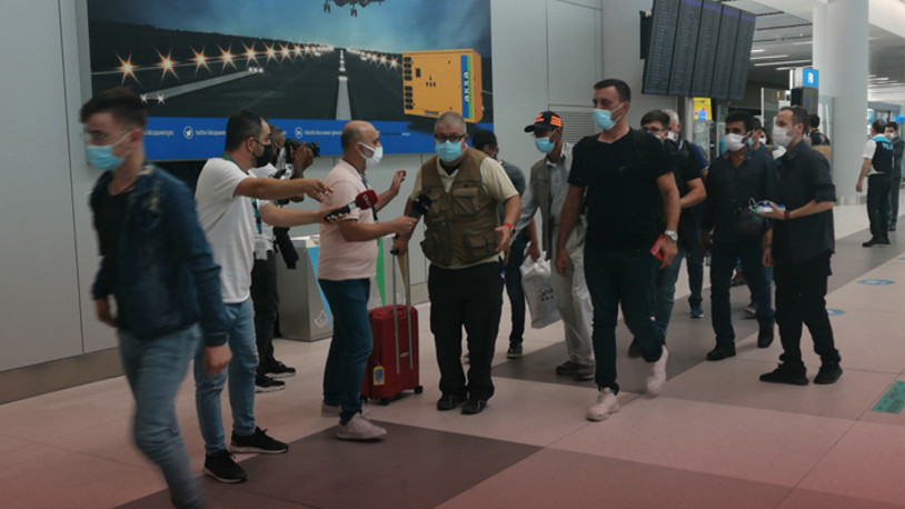 Afganistan'daki Türkler tahliye uçağıyla yurda getirildi