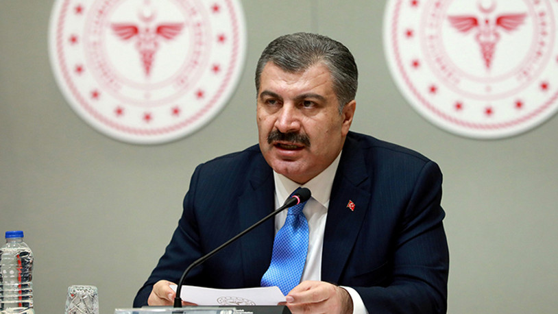 Bakan Koca "kendisi ve ailesinin aşı olmadığı" iddialarına yanıt verdi