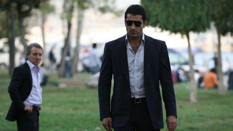 Kenan İmirzalıoğlu ekranlara geri dönüyor