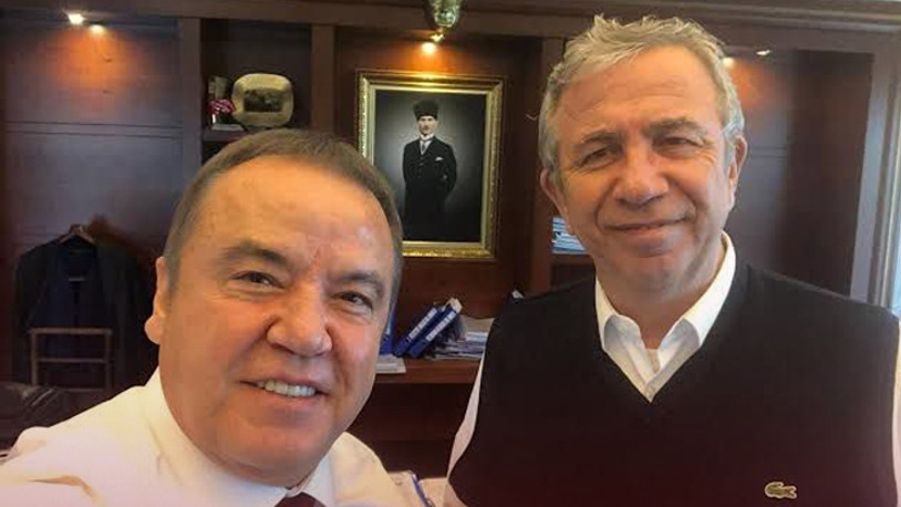 Mansur Yavaş'tan Muhittin Böcek'e geçmiş olsun mesajı