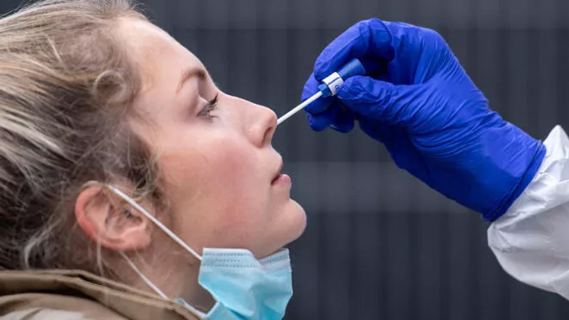 Yunanistan'da aşı olmayanlara test ücretli oldu... İşte koronavirüs testinin fiyatı