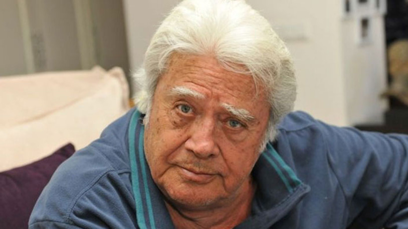 Cüneyt Arkın'dan iktidara tepki: Saraylar yapıyoruz, niye yurt yapmıyoruz?