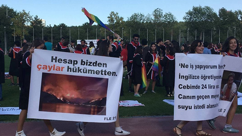 ODTÜ'de rektörlüğün katılmadığı mezuniyetten yaratıcı pankartlar