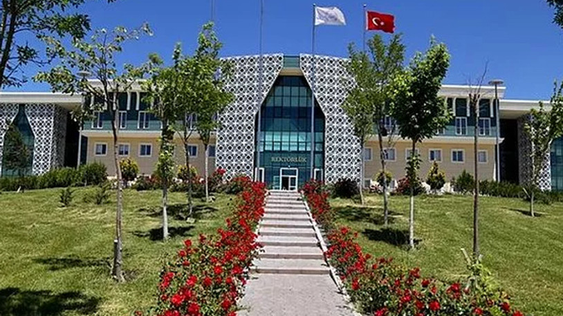 Diploma ve tez skandalıyla gündeme gelmişti... Atama iptal edildi