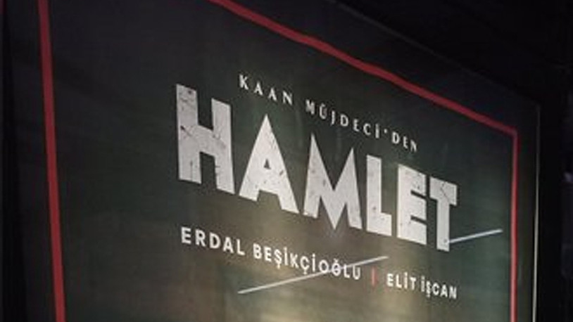 Hamlet dizisinin afişlerine sansür