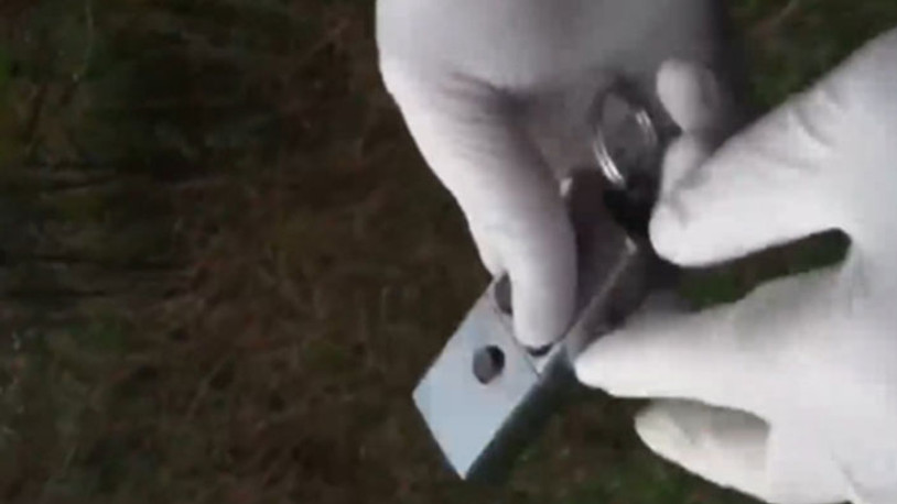 Kumanda görünümlü tabanca polisi yaraladı