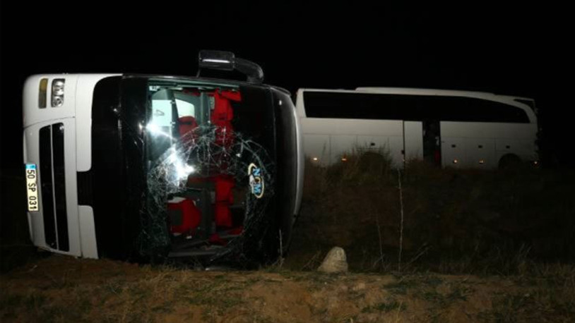 Öğrenciler taşıyan iki otobüs kaza yaptı