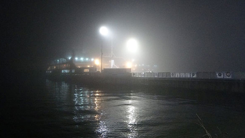 Çanakkale Boğazı'nda yoğun 'sis' deniz ulaşımını durdurdu