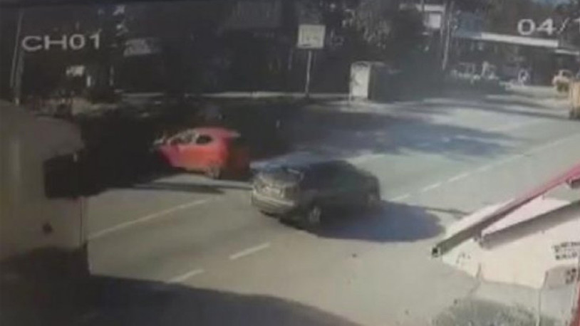 Cip ile otomobil çarpıştı, 4 kişi yaralandı