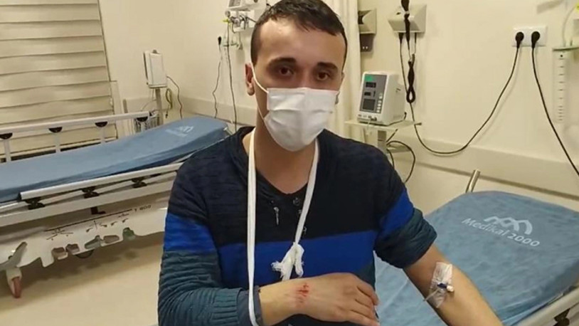 Deprem sırasında merdivenden düşerek yaralanan genç yaşadıklarını anlattı